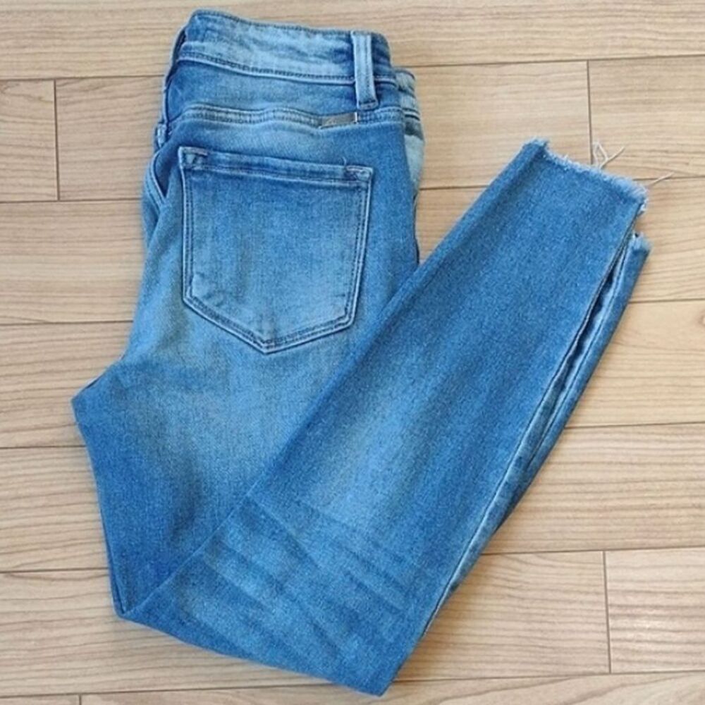 KanCan Distressed Skinny Leg High Rise Light Mid Wash Denim Jeans Size 7